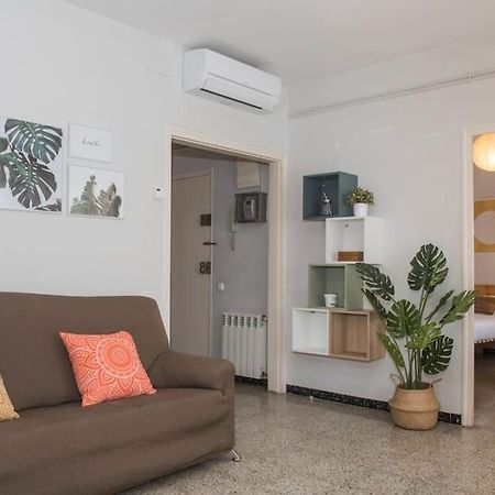 Sunny And Quiet Sagrada Familia Apartment Barcelona Exterior photo