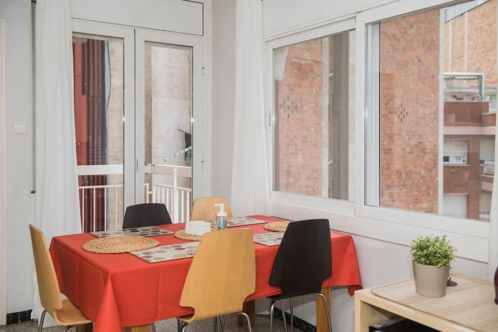 Sunny And Quiet Sagrada Familia Apartment Barcelona Exterior photo