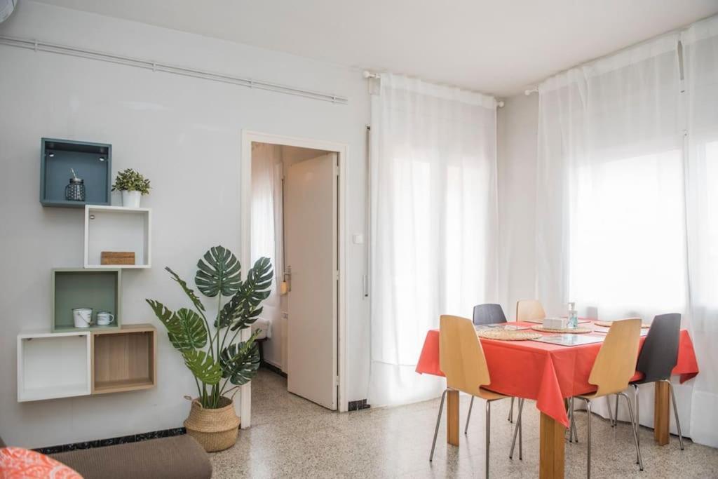 Sunny And Quiet Sagrada Familia Apartment Barcelona Exterior photo