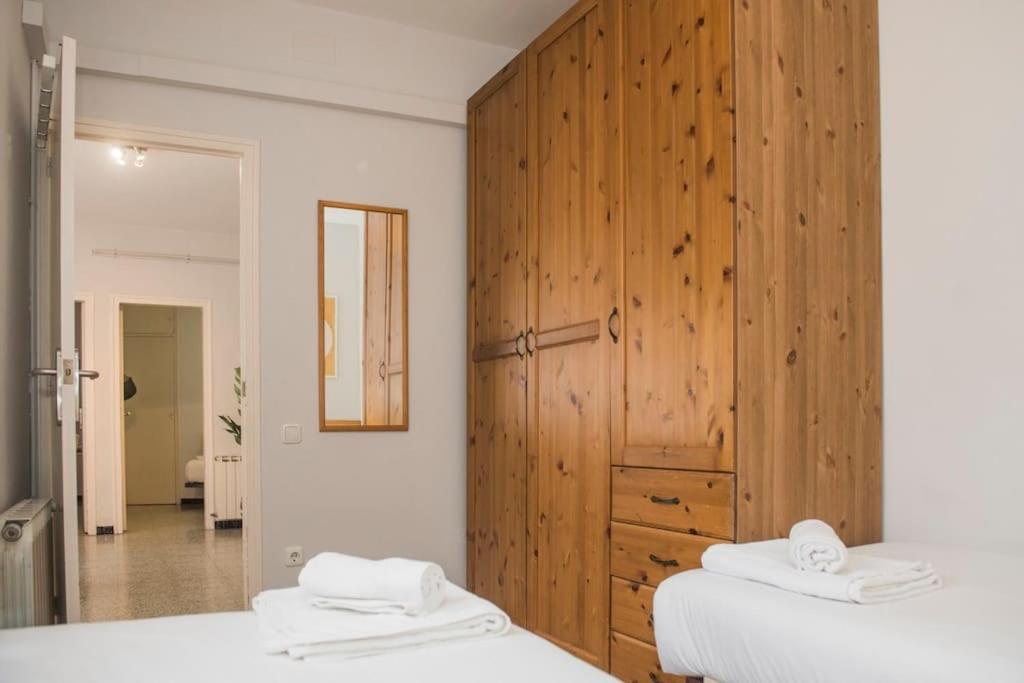 Sunny And Quiet Sagrada Familia Apartment Barcelona Exterior photo