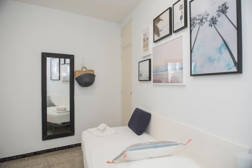 Sunny And Quiet Sagrada Familia Apartment Barcelona Exterior photo