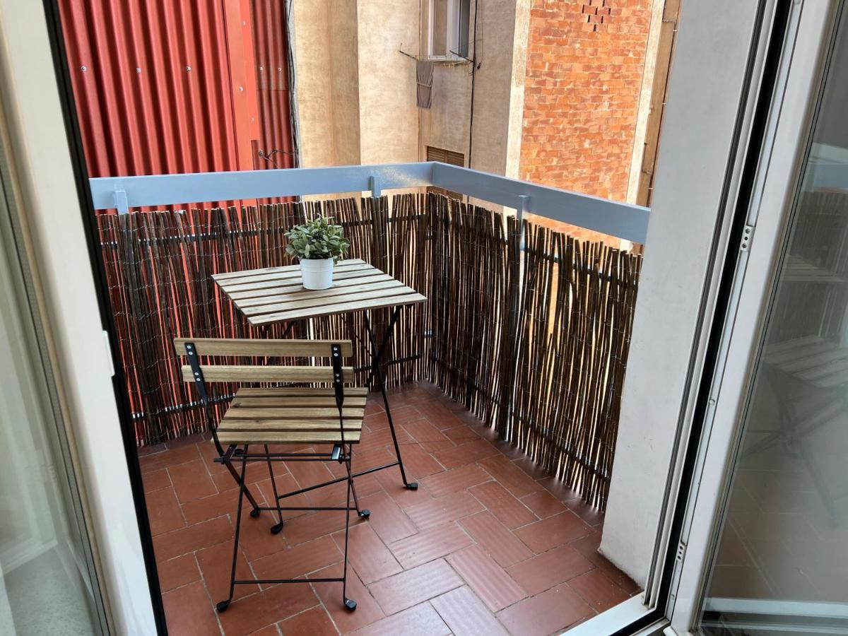 Sunny And Quiet Sagrada Familia Apartment Barcelona Exterior photo